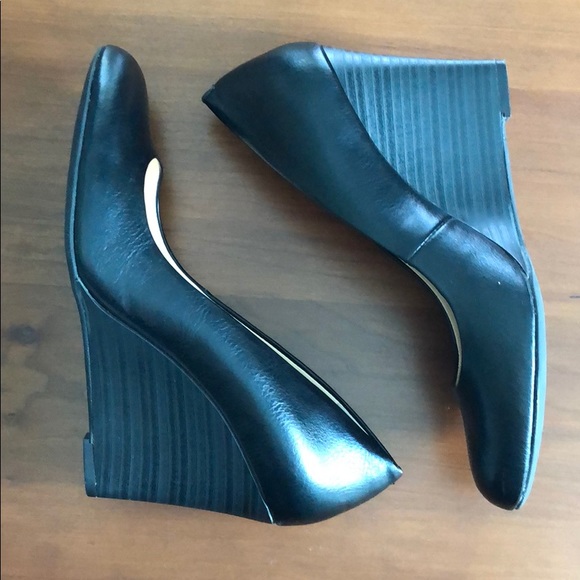 Shoes - Picture 5 of 5